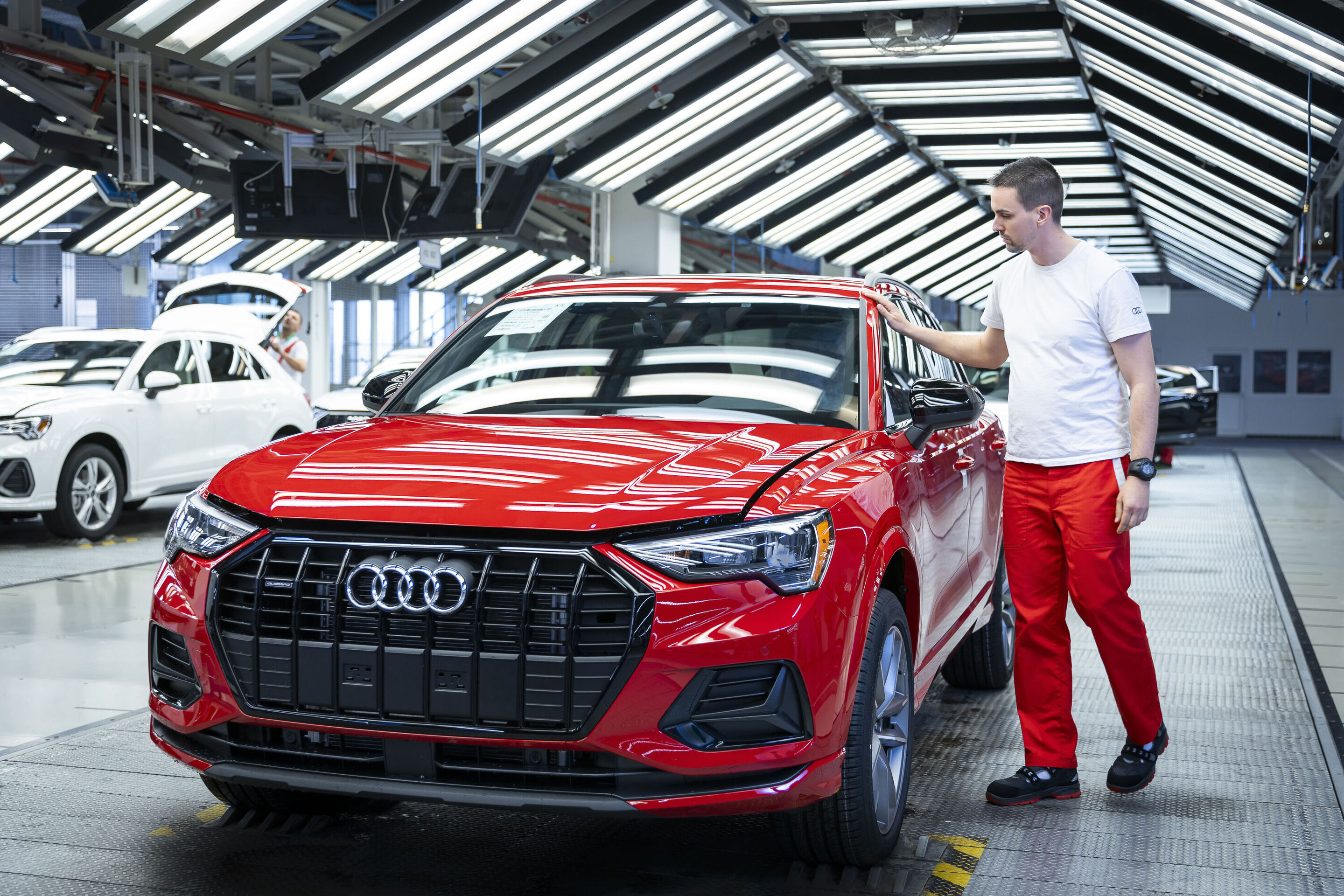 AUDI HUNGARIA Zrt. - Das Jahr 2024 der Audi Hungaria: stabile Produktionszahlen, Umsatz weiterhin auf sehr hohem Niveau