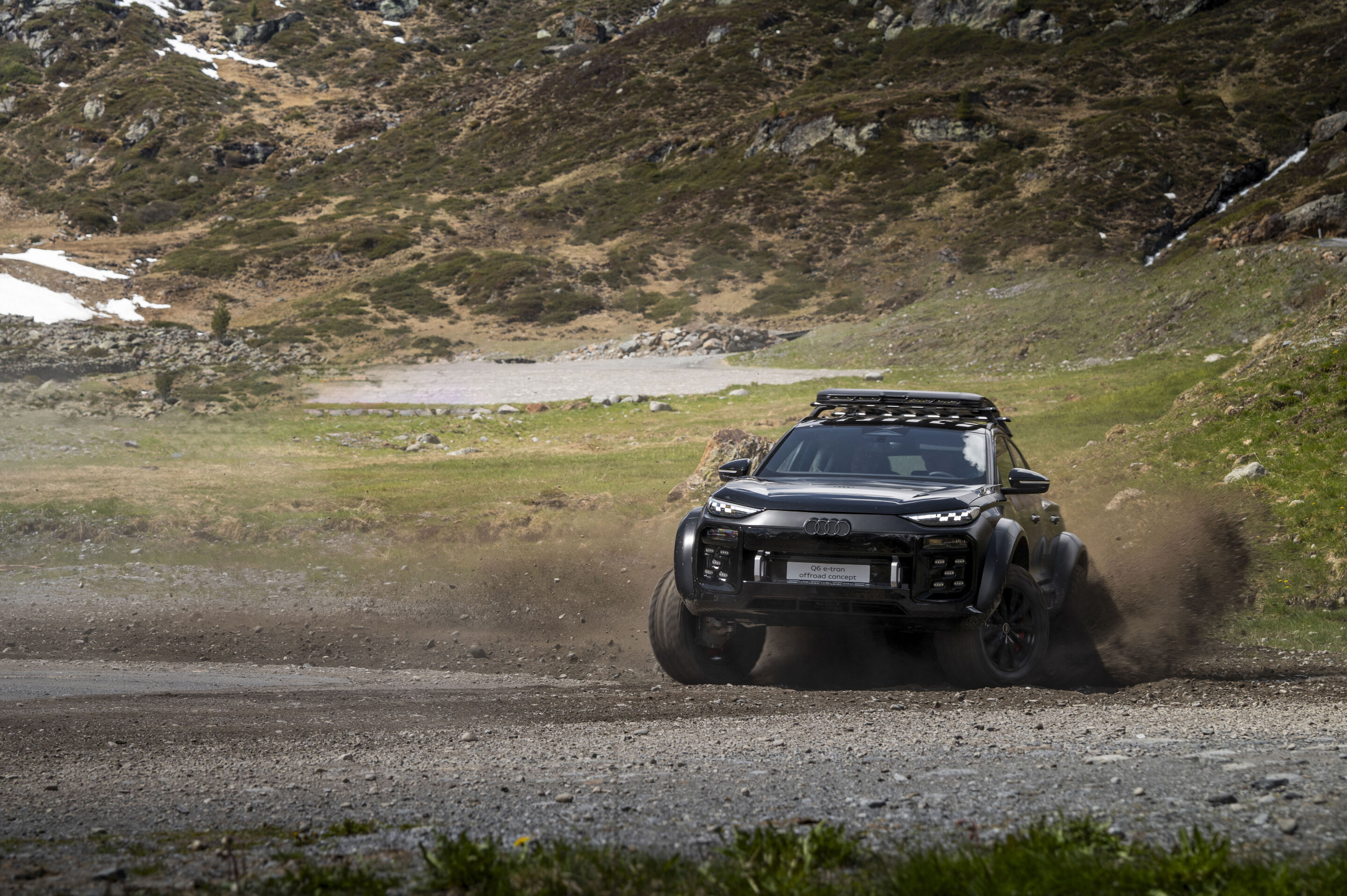 Audi Q6 e-tron offroad concept in Kaunertal - Dynamic photo in Kaunertal, Austria
Colour: Mythos black metallic, specific wrapping